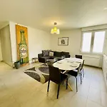 Comfortable, Cozy, Chill, Spacious, Near Cathedral *