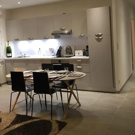 아파트 Comfortable, Cozy, Chill, Spacious, Near Cathedral 랭스