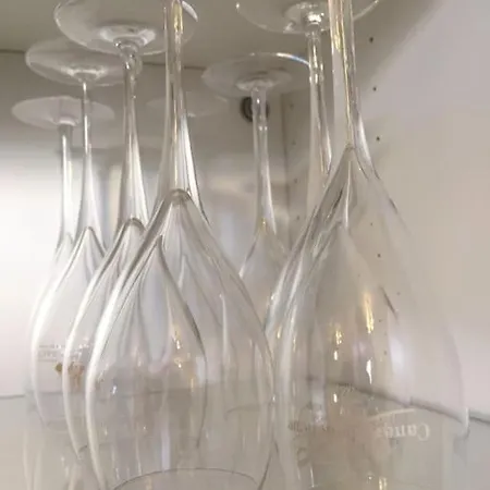 Comfortable, Cozy, Chill, Spacious, Near Cathedral Appartement