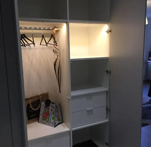 Comfortable, Cozy, Chill, Spacious, Near Cathedral *