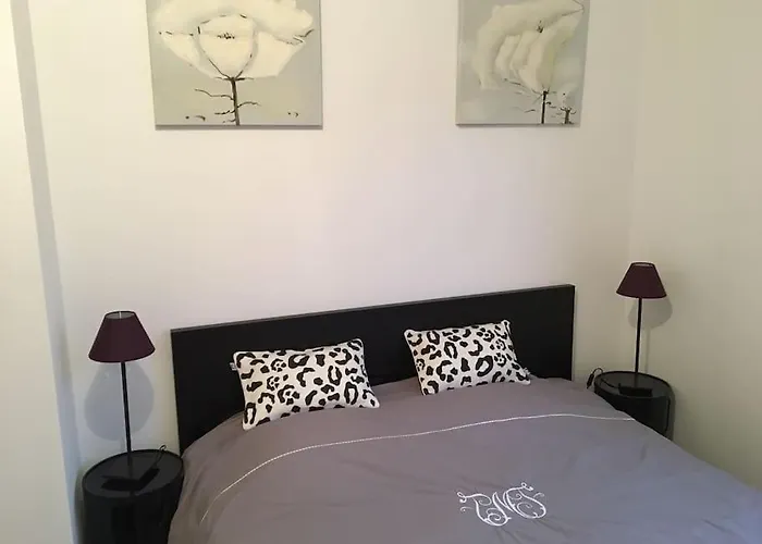 Lägenhet Comfortable, Cozy, Chill, Spacious, Near Cathedral *